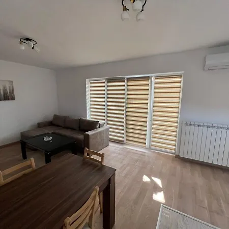 Zanes Apartment